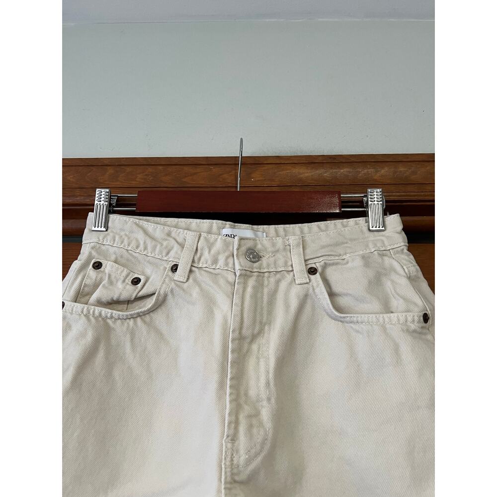 ZARA Women's High Rise Denim Shorts Cream White Structured Cotton Size 4 - Picture 3 of 9